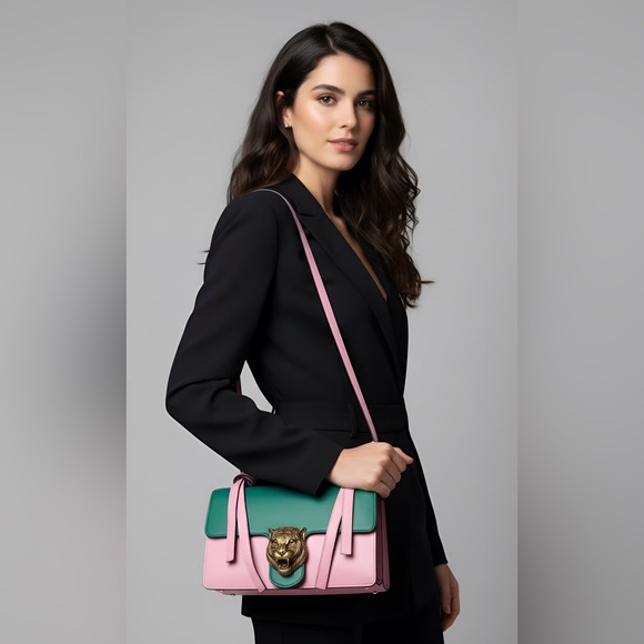 52-25 Preloved Gucci Animalier Tiger Head Clasp Shoulder Bag - Picture 1 of 14